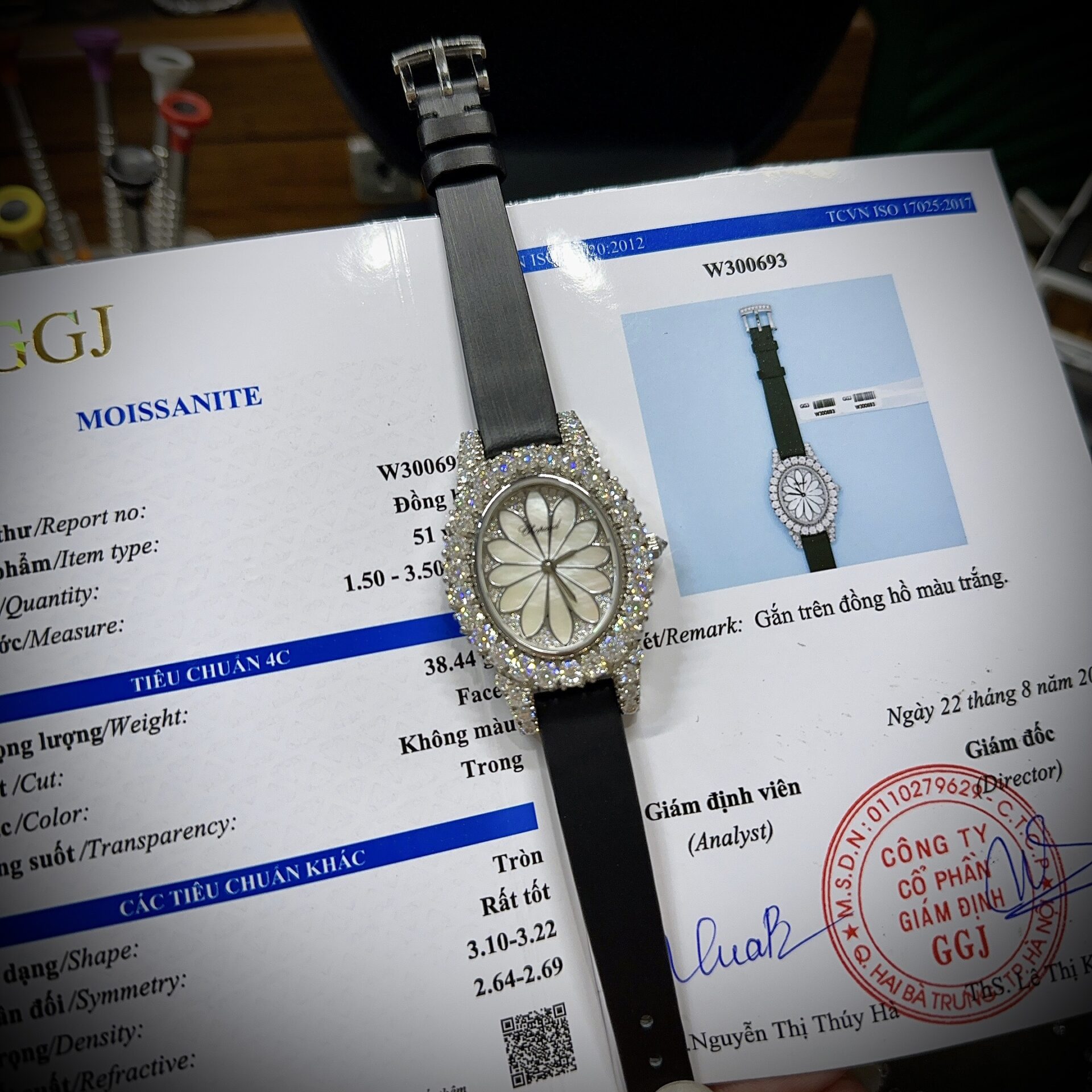 Chopard Mother Of Pearl Dial Replica 1:1 Watch Full Diamond Moissanite 34mm - Soul Replicas