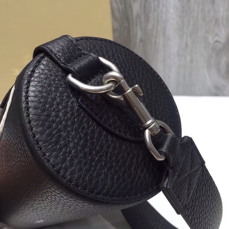 Burberry Barrel Bag Black For Women. Women-s Bags 8.3in/21cm - Soul Replicas