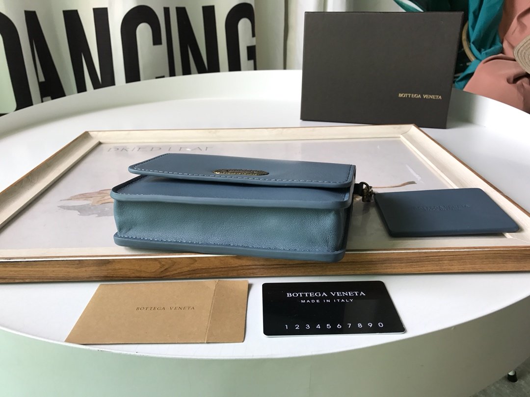 Bottega Veneta Crossbody Blue. For Women. Women-s Bags 6.9in/17.5cm - Soul Replicas