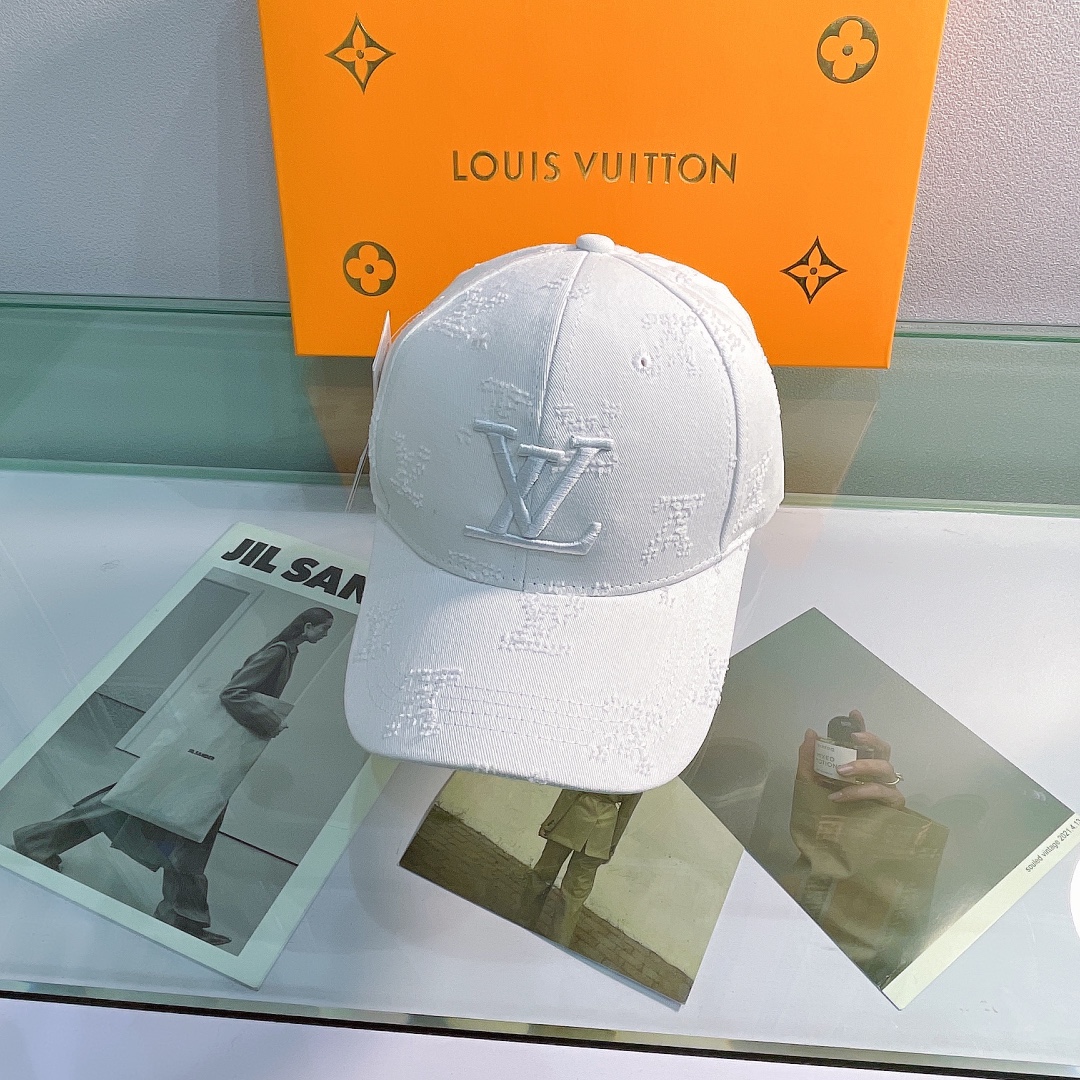 Louis Vuitton Be My Cap In White - Soul Replicas
