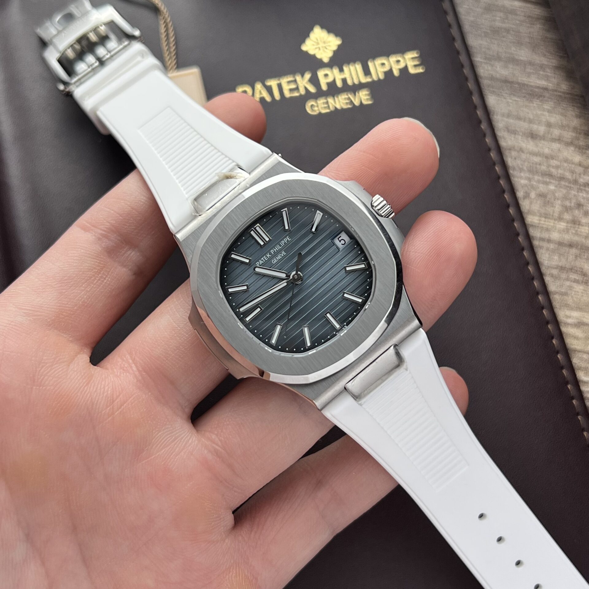 Patek Philippe Nautilus 5711 Best Replica Watch White Rubber Strap 3K Factory 40mm - Soul Replicas
