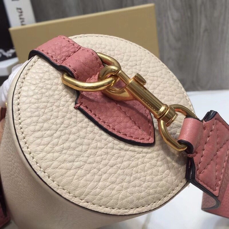 Burberry Barrel Bag Cream For Women. Women-s Bags 8.3in/21cm - Soul Replicas