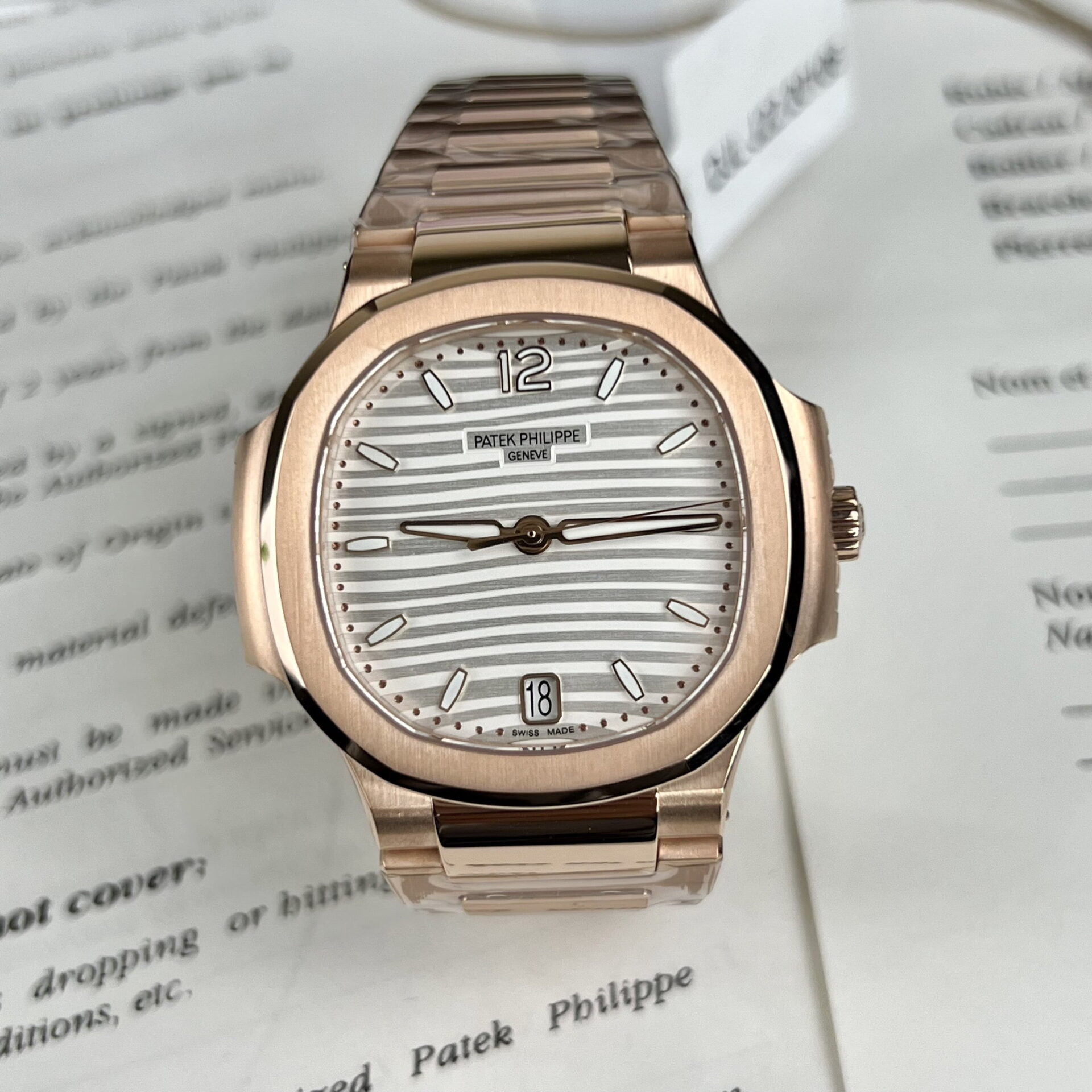 Patek Philippe Best Replica Watch Nautilus 7118 Gold Wrapped White Dial 3K Factory 35.2mm - Soul Replicas