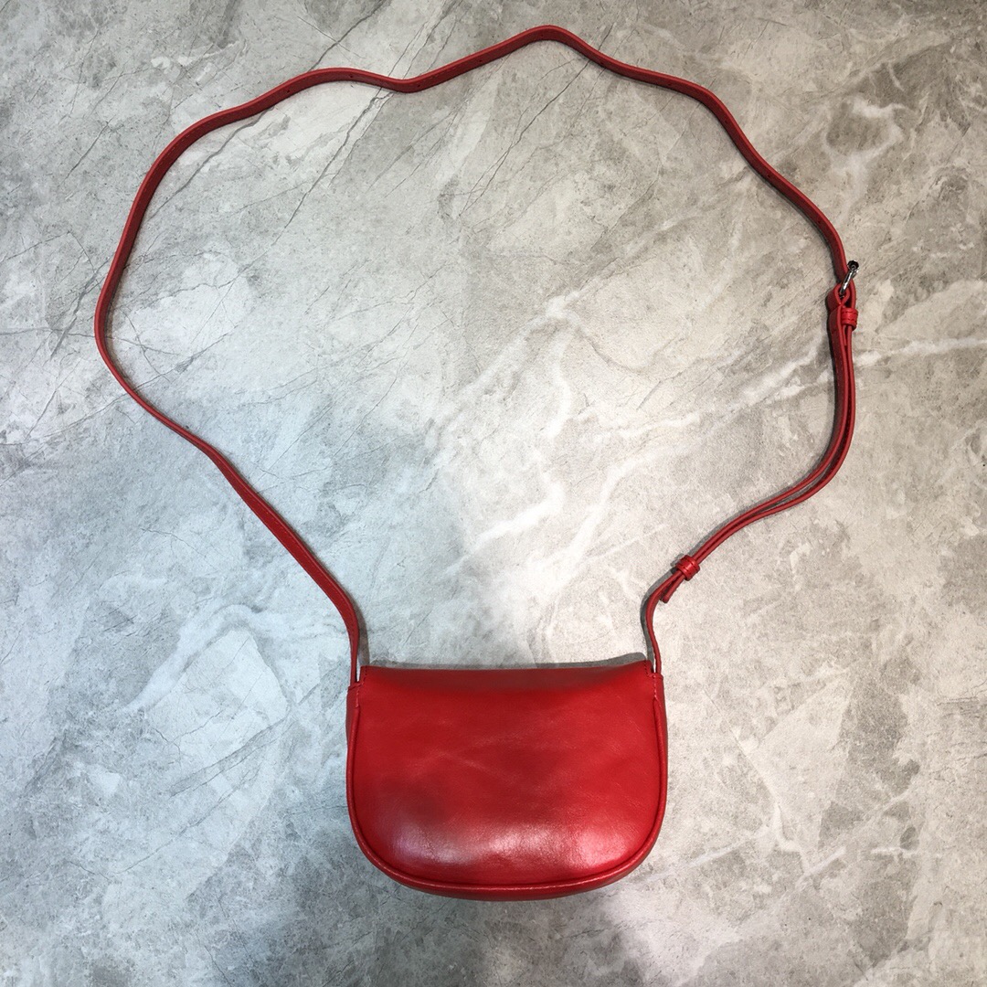 Balenciaga Leader Soft Round Cross Bag In Red. For Women. Women-s Bags 6.3in/16cm - Soul Replicas