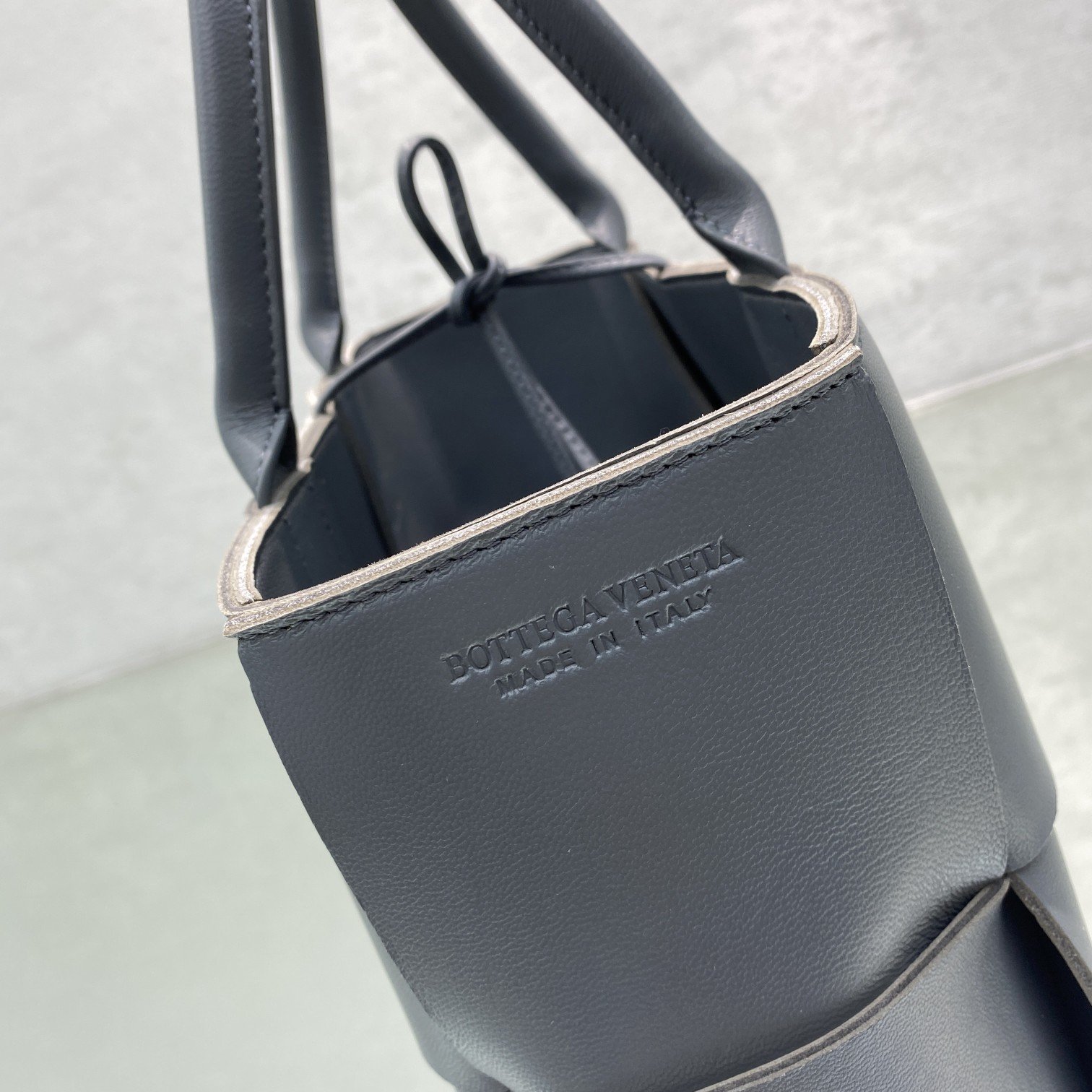 Bottega Veneta Small Arco Tote Bag Gray. For Women. Women-s Bags 14.2in/36cm - Soul Replicas