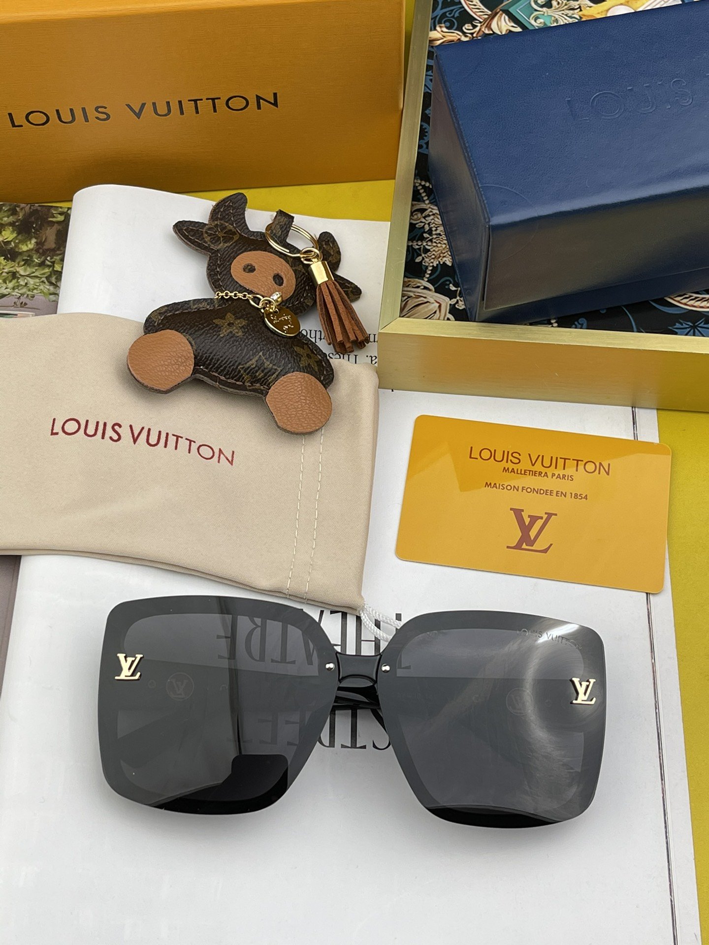 Louis Vuitton Link PM Square Sunglasses - Soul Replicas