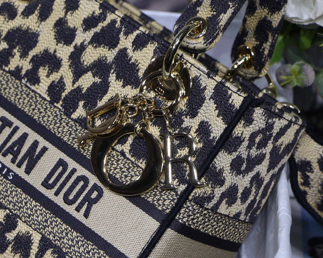 Christian Dior Medium Lady D-Lite Bag Black Gold. For Women. Women's Handbags 24cm/9.5in CD M0565ORHM_M918 - Soul Replicas