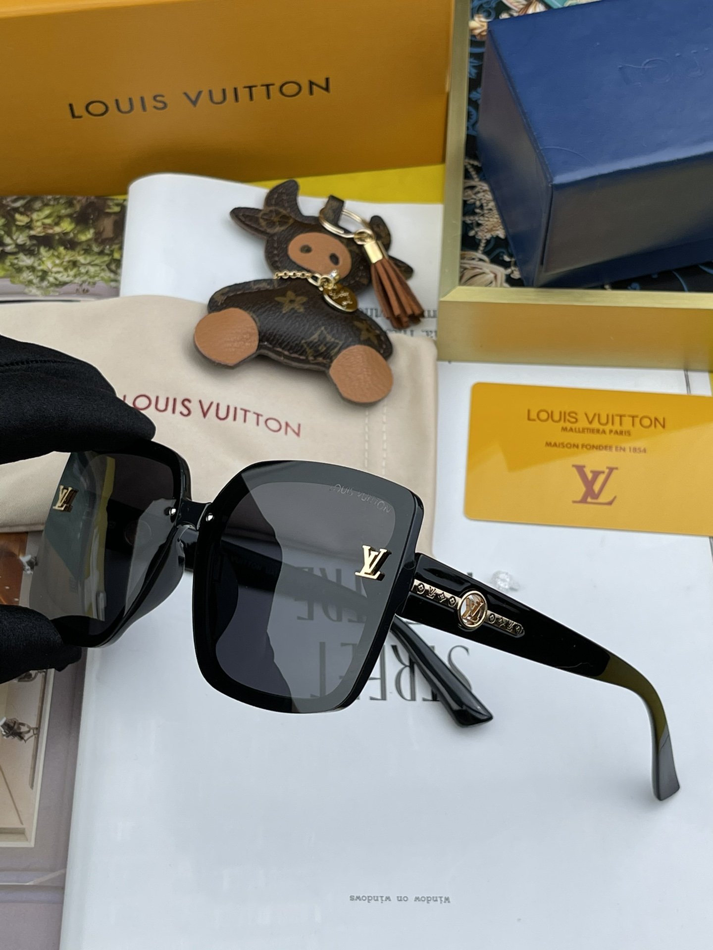 Louis Vuitton Link PM Square Sunglasses - Soul Replicas