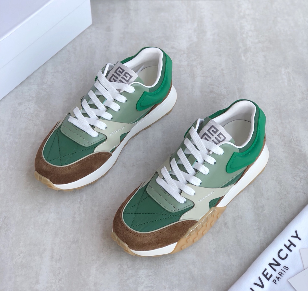 Givenchy GIV Runner Sneakers Green For Men GVC - Soul Replicas