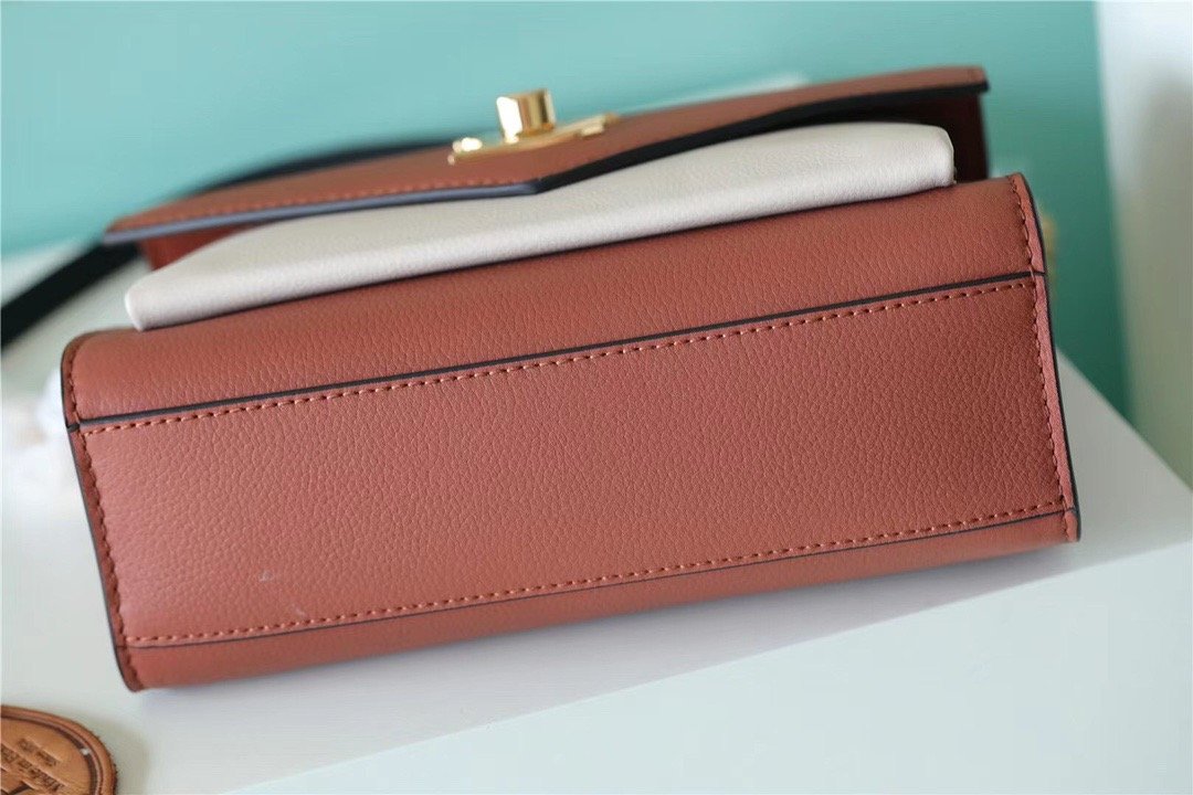 Louis Vuitton Mylockme Chain Bag Brown/ Quartz White For Women. Women-s Handbags. Shoulder and Crossbody Bags 8.9in/22.5cm LV - Soul Replicas