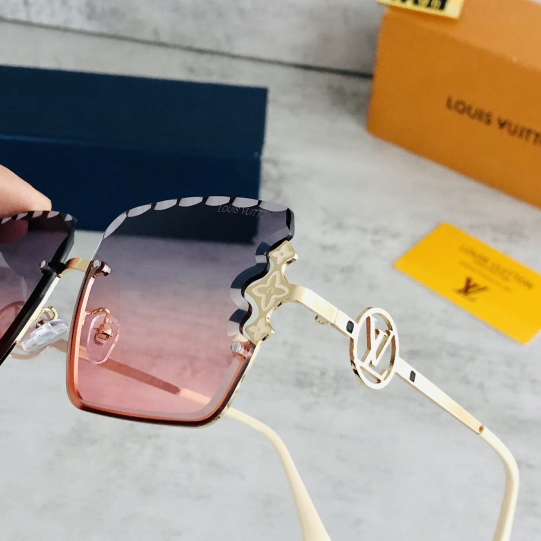 Louis Vuitton Petal Square Sunglasses - Soul Replicas