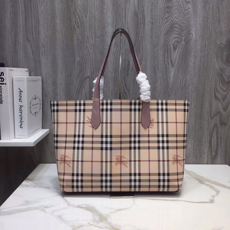 Burberry Reversible Tote Haymarket Canvas Medium For Women. Women-s Bags 19.3in/49cm - Soul Replicas