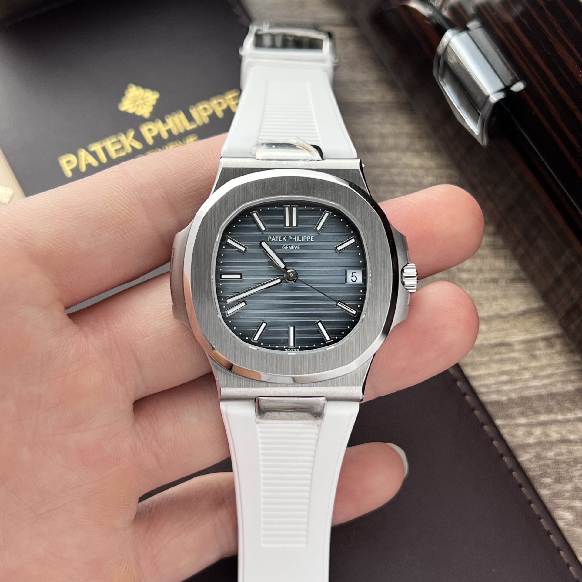 Patek Philippe Nautilus 5711 Best Replica Watch White Rubber Strap 3K Factory 40mm - Soul Replicas