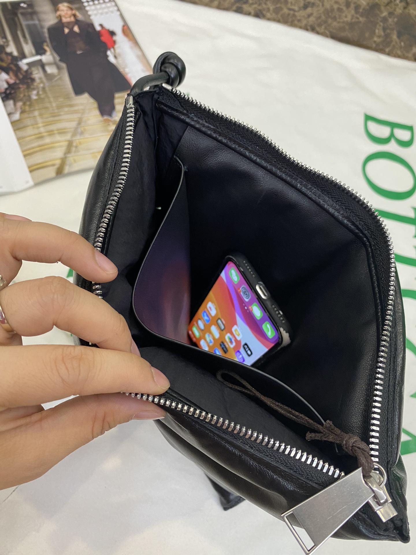 Bottega Veneta Clutch Black. For Women. Women-s Bags 11in/28cm - Soul Replicas