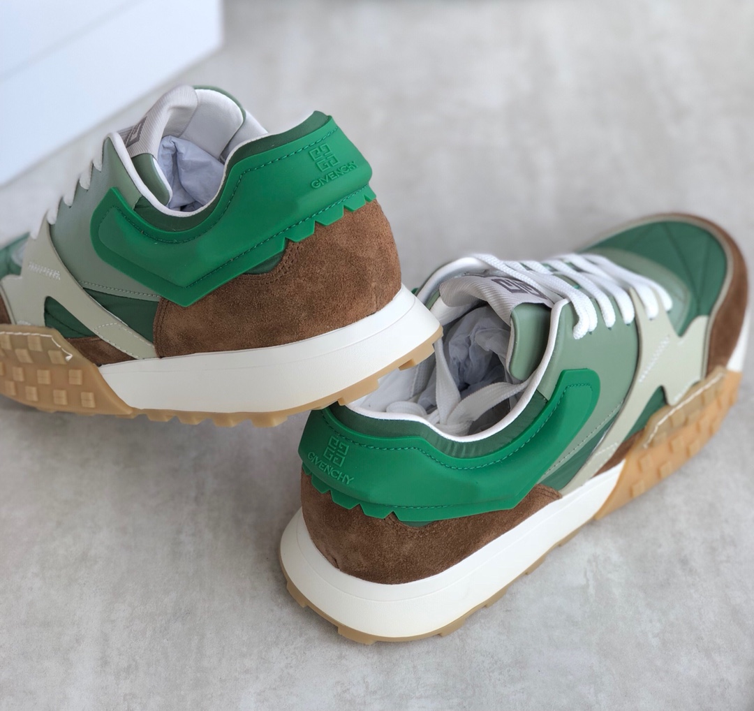 Givenchy GIV Runner Sneakers Green For Men GVC - Soul Replicas