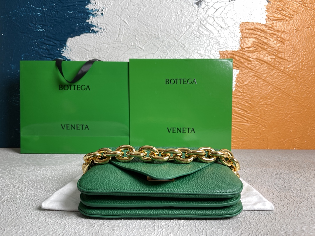 Bottega Veneta Mount Green. For Women. Women's Bags 8.3in/21cm 667399V12M03113 - Soul Replicas