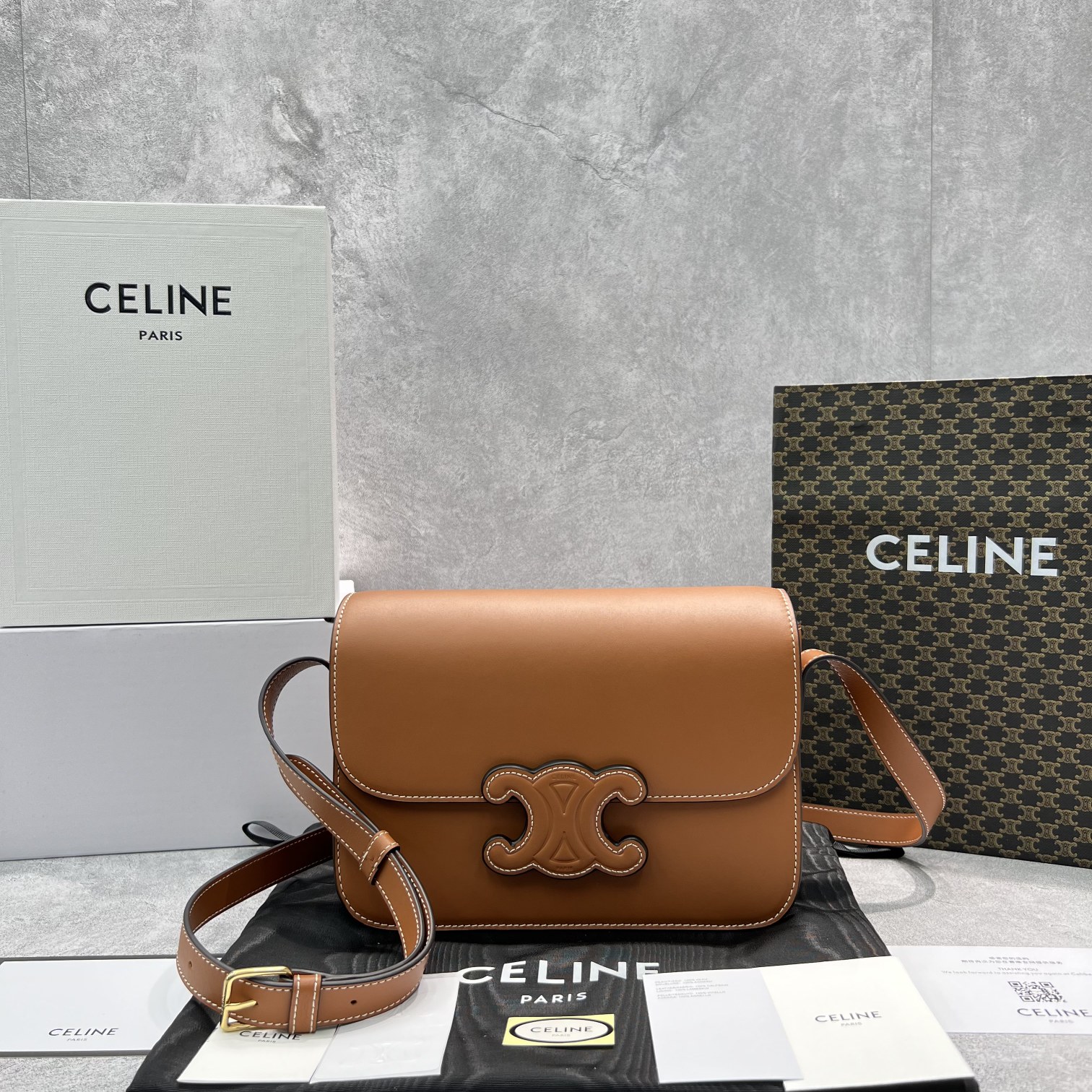 Celine Classique Cuir Triomphe Bag Tan For Women 9in/22cm 199223BFN.04LU - Soul Replicas