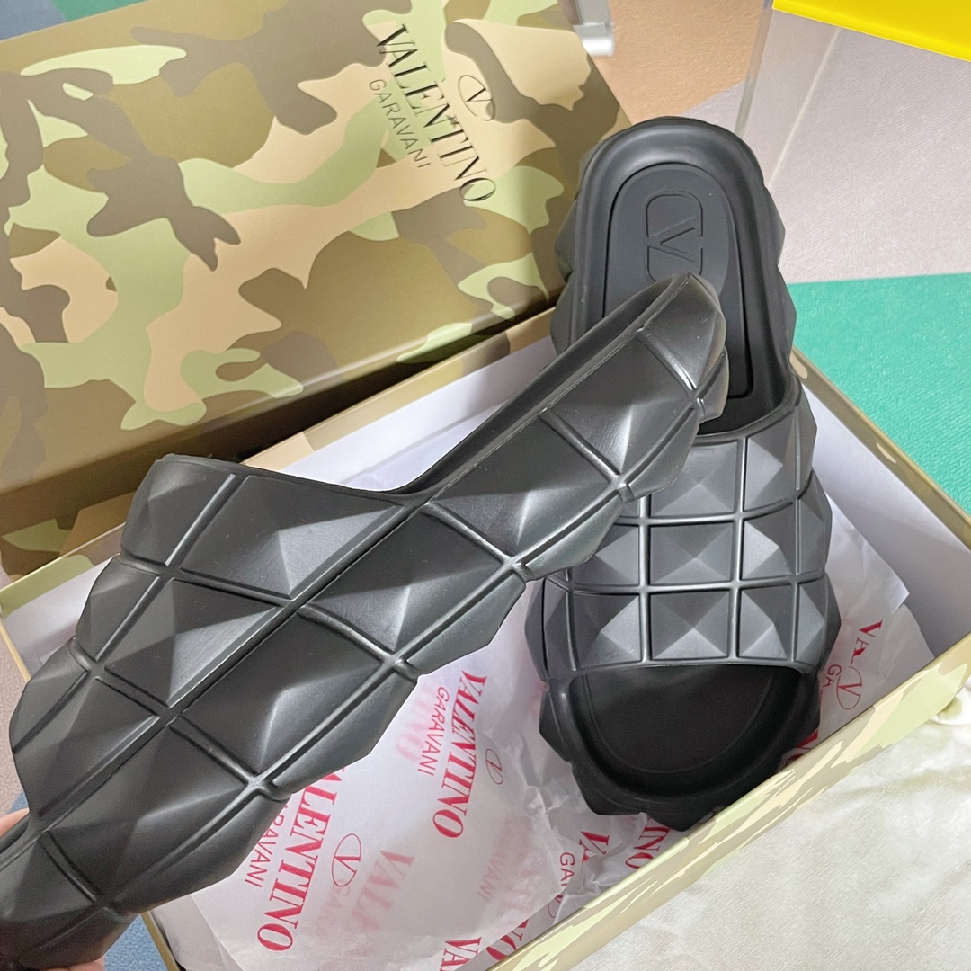 Valentino Garavani Roman Stud Turtle Rubber Slide Black For Women - Soul Replicas