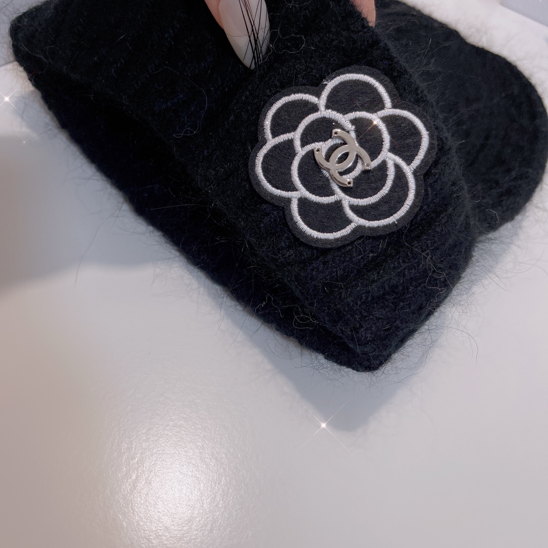 Chanel Beanie Black - Soul Replicas