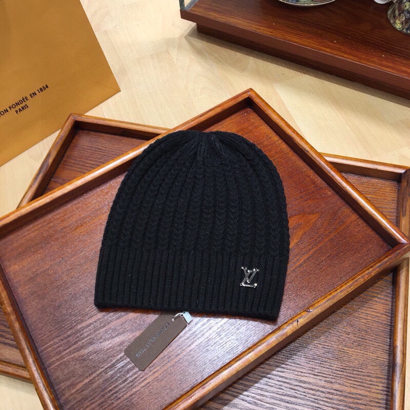 Louis Vuitton Beanie & Scarf Set In Black - Soul Replicas