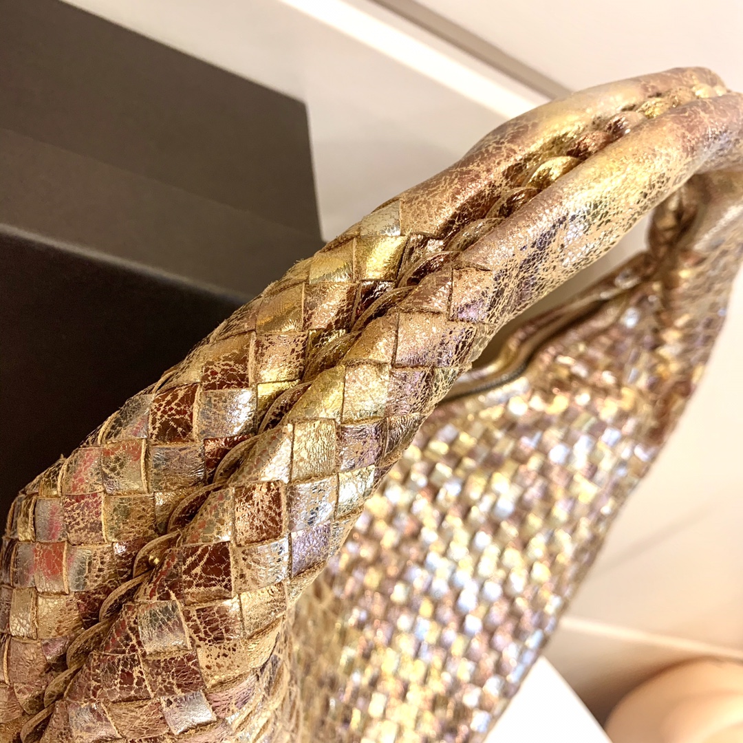 Bottega Veneta Hobo Bag Gold. For Women. Women-s Bags 16.9in/43cm - Soul Replicas