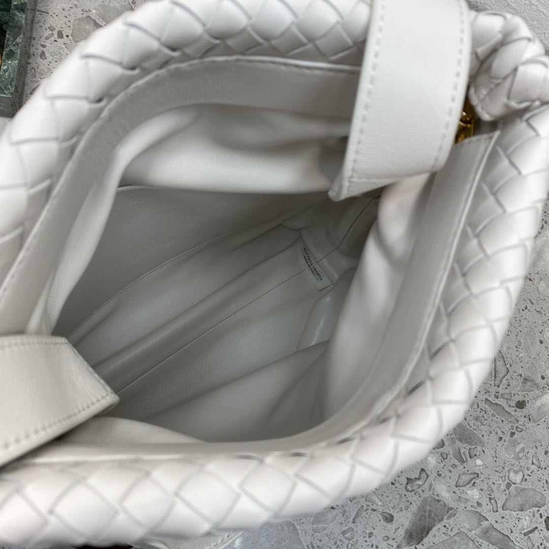 Bottega Veneta Intrecciato Shoulder Bag White. For Women. Women's Bags 10.2in/26cm - Soul Replicas