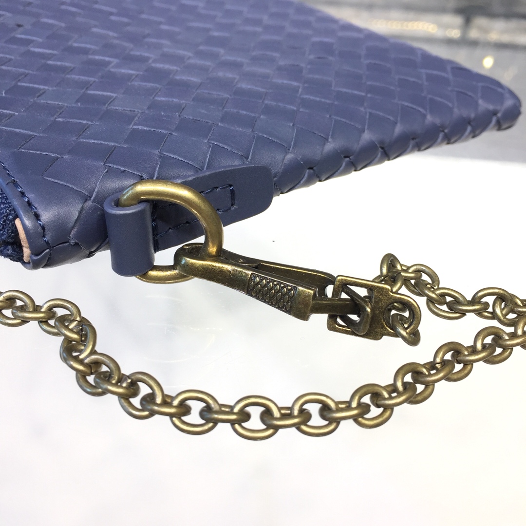 Bottega Veneta Chain Shoulder Bag Blue. For Women. Women's Bags 9.6in/24.5cm - Soul Replicas