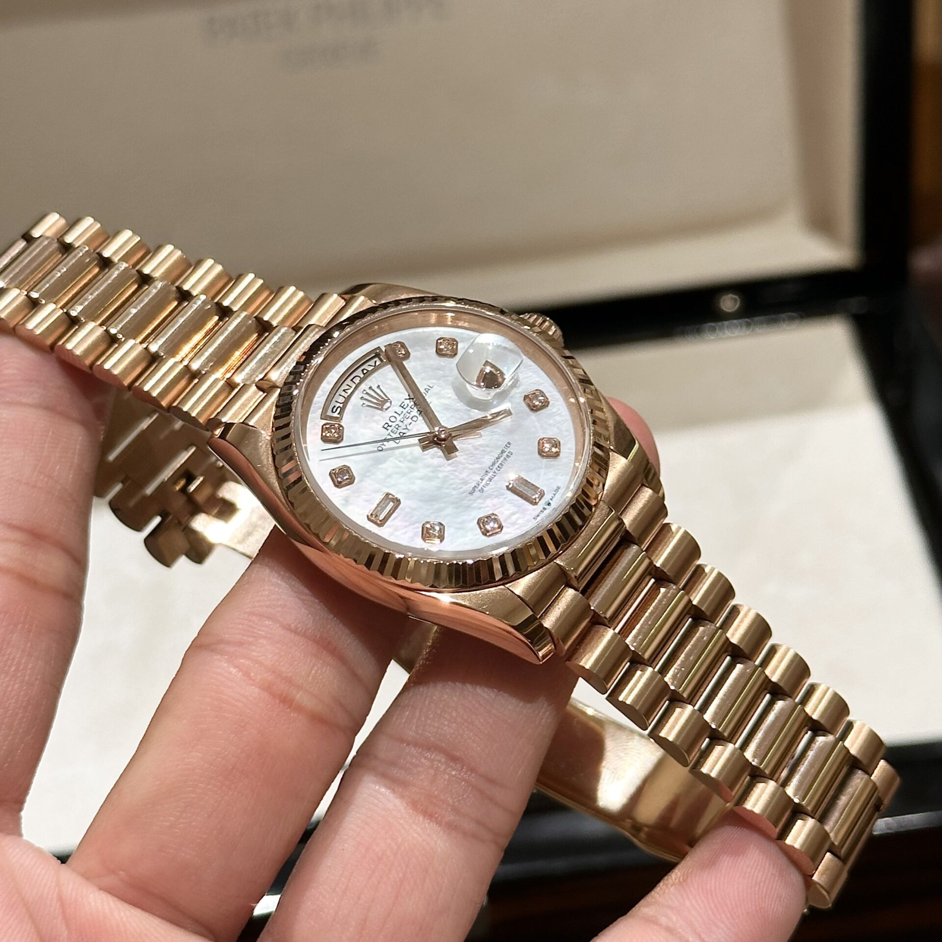 Rolex Day-Date Mother of Pearl Replica Watch Rose Gold EW Factory 36mm - Soul Replicas