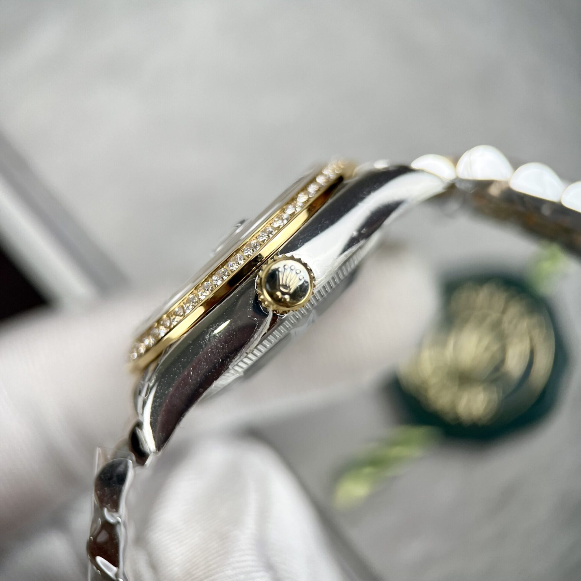 Rolex Best Replica Watch DateJust Mother of Pearl Dial Demi Gold Dial 31mm - Soul Replicas