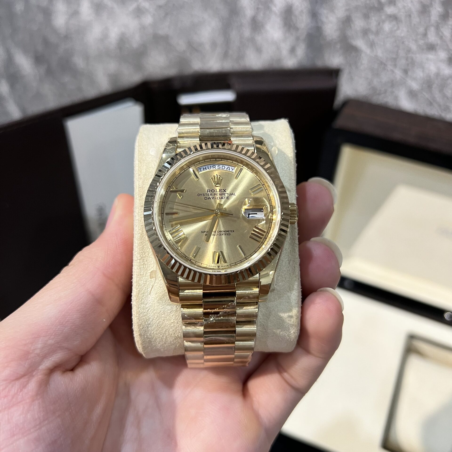 Rolex Day-Date 228238 Replica Watch Yellow Champagne Dial Refined 166 gr GM V2 40mm - Soul Replicas