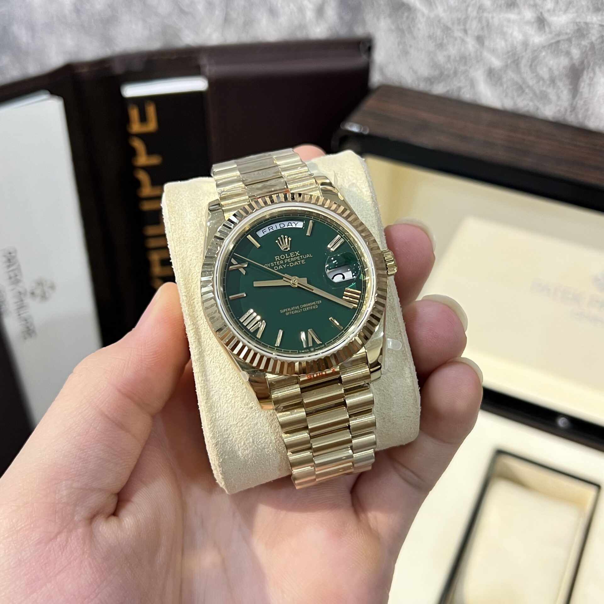 Rolex Day-Date 228238 Replica Watch Green Dial Refined 166gr GM V2 40mm - Soul Replicas