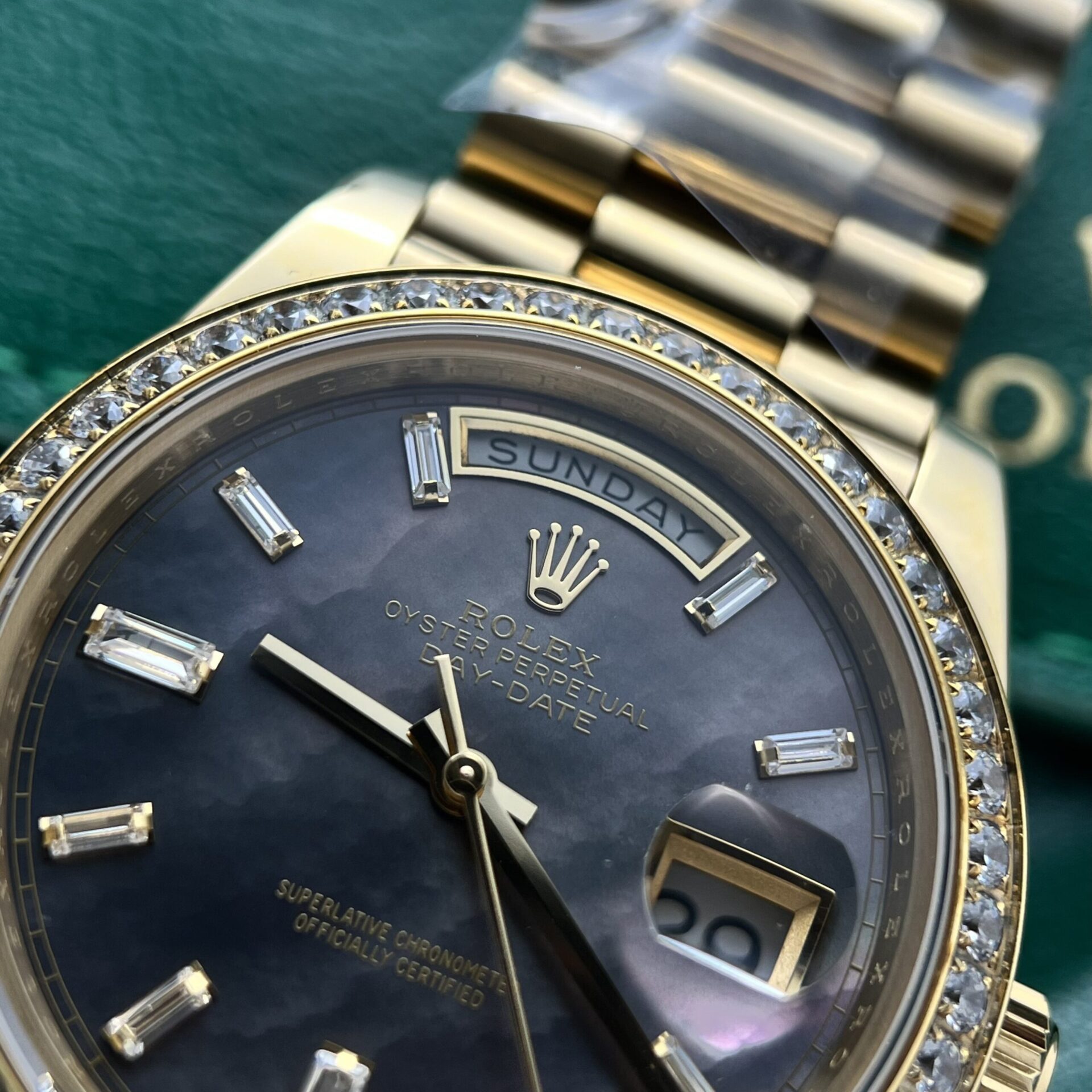 Rolex Day-Date Fake Watch Mother Of Pearl Dial President Strap 40mm - Soul Replicas