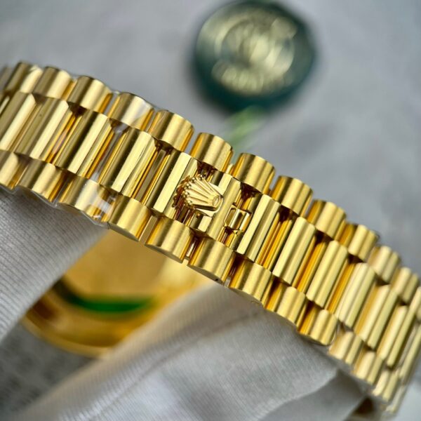 Rolex Day-Date Gold Wrapped Replica Watch With Moissanite Diamonds GM V2 40mm - Soul Replicas