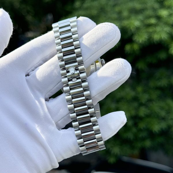 Rolex Day-Date Replica Watch Custom Mother Of Pearl & Moissanite Diamonds Baguetee 40mm - Soul Replicas