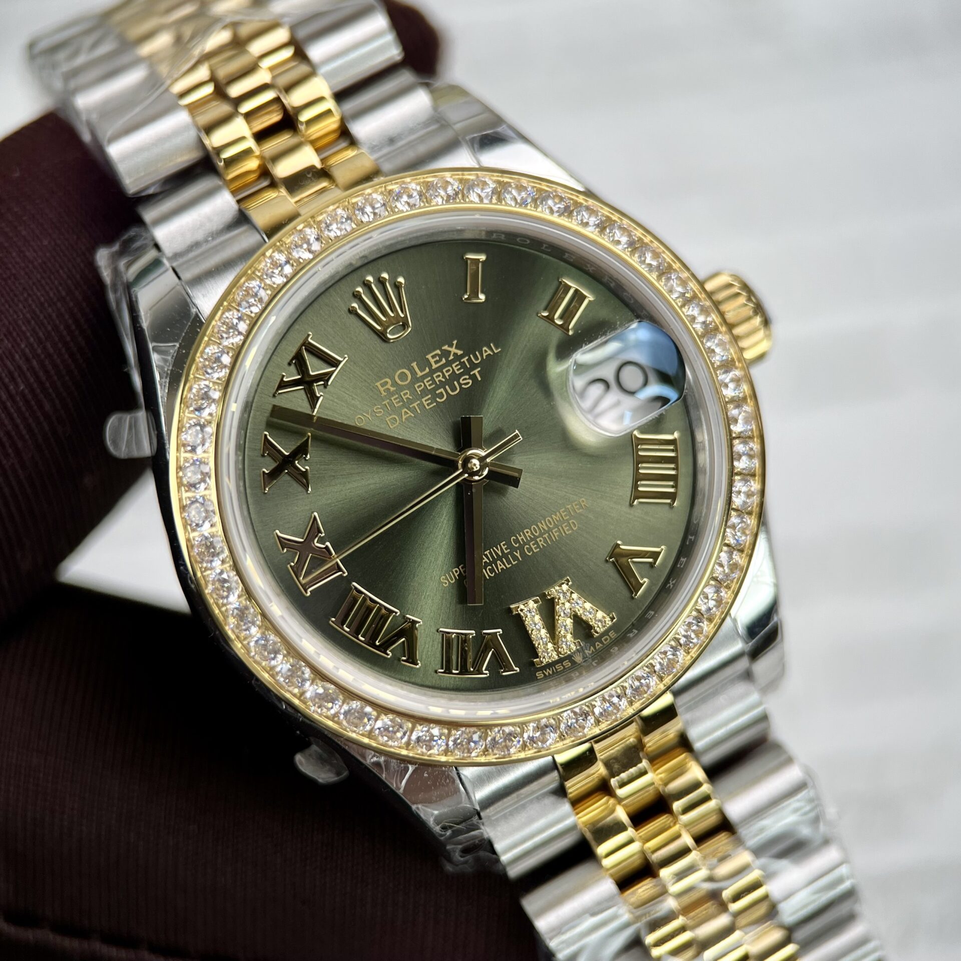 Rolex DateJust Women-s Replica 1:1 Watch With Stone Bezel 31mm - Soul Replicas