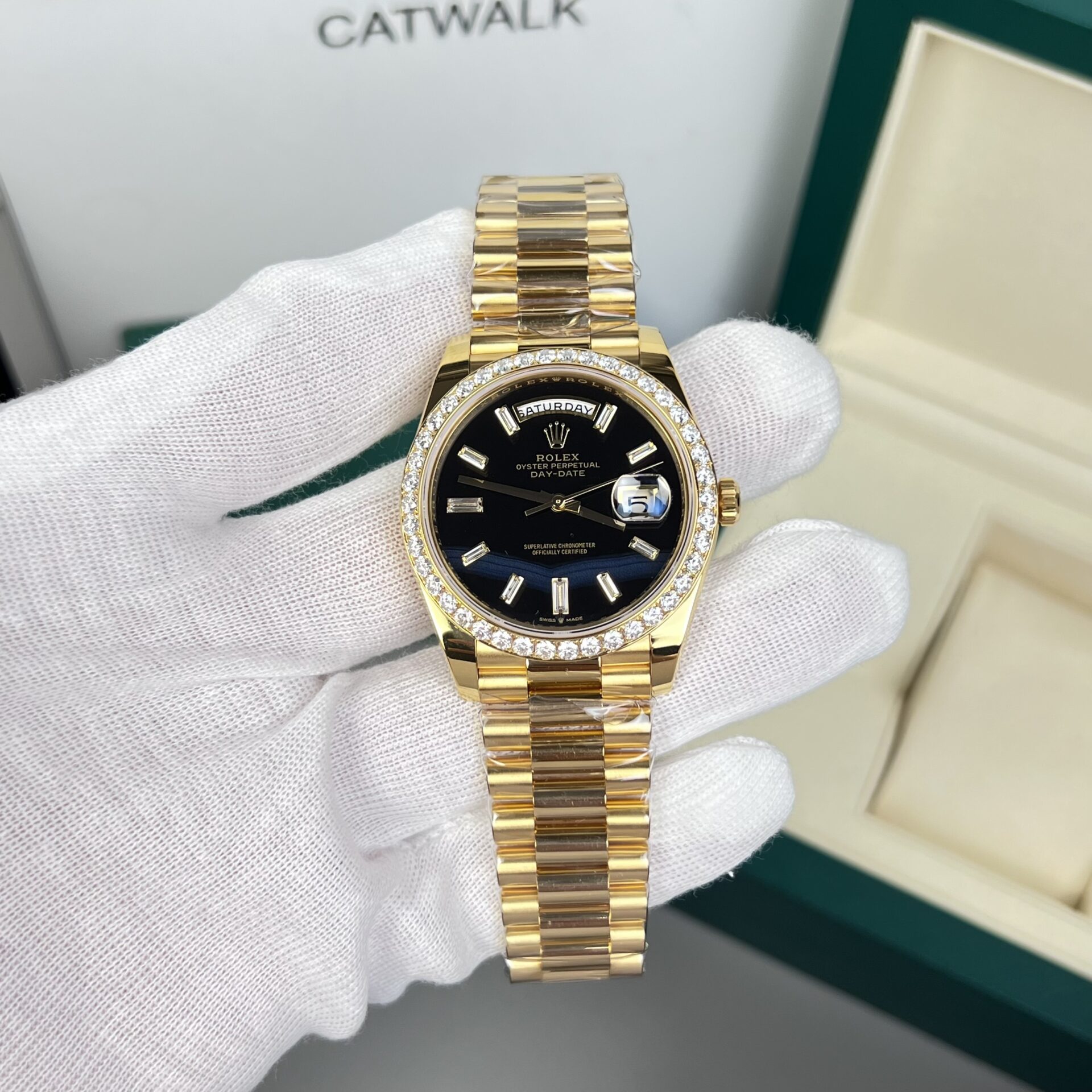 Rolex Day-Date Replica Watch 18K Gold Wrapped Black Dial With Diamond Bezel GM V2 40mm - Soul Replicas