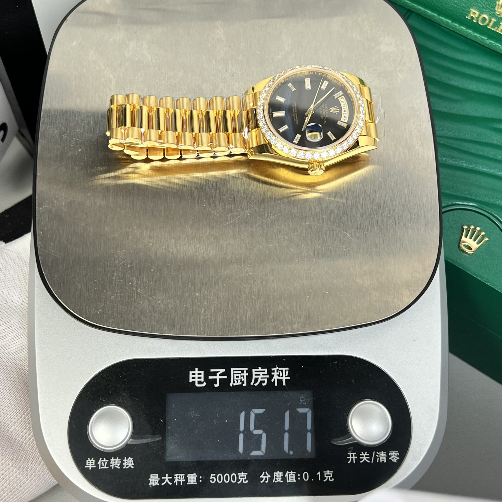 Rolex Day-Date Replica Watch 18K Gold Wrapped Black Dial With Diamond Bezel GM V2 40mm - Soul Replicas