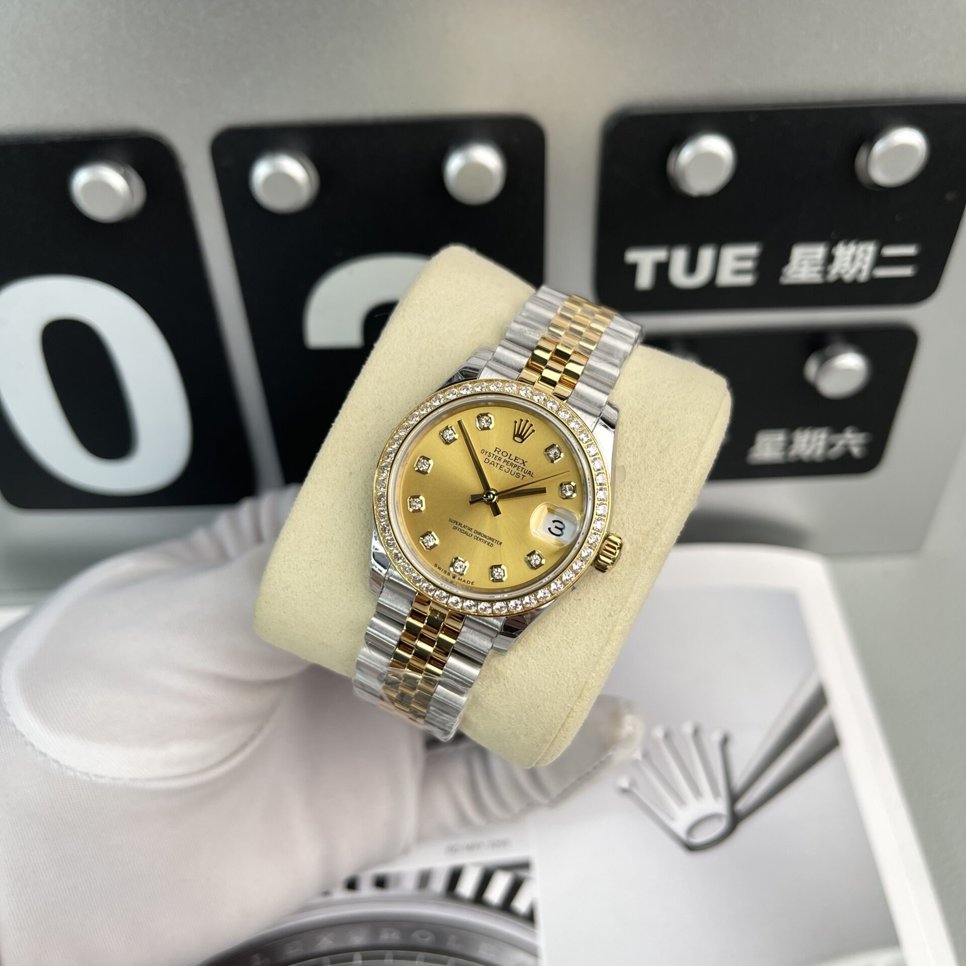 Rolex DateJust Women-s Replica Watch With Stone Bezel Champagne Dial EW Factory 31mm - Soul Replicas