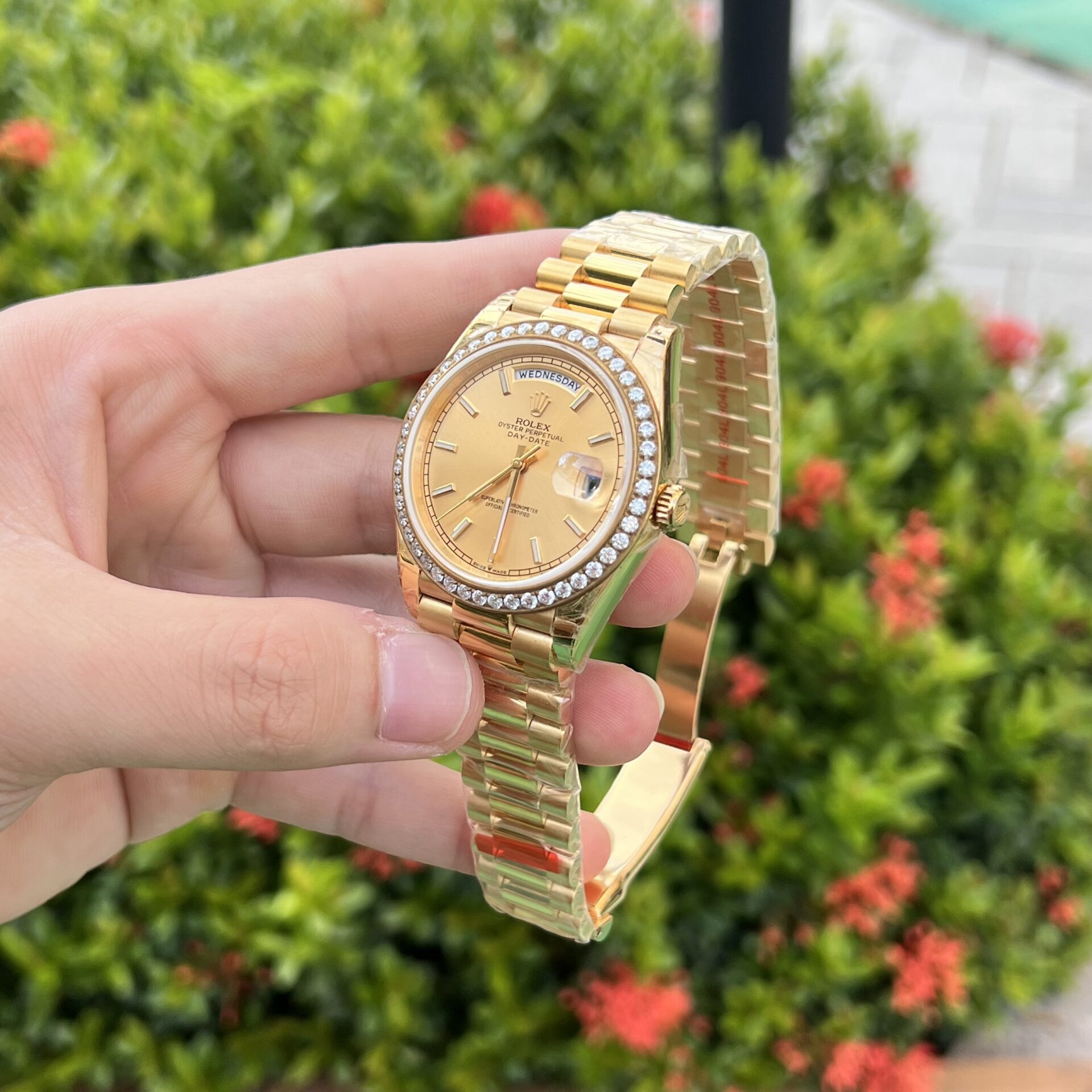 Rolex Day-Date Best Replica Watch Diamond Bezel Champagne Dial 40mm - Soul Replicas