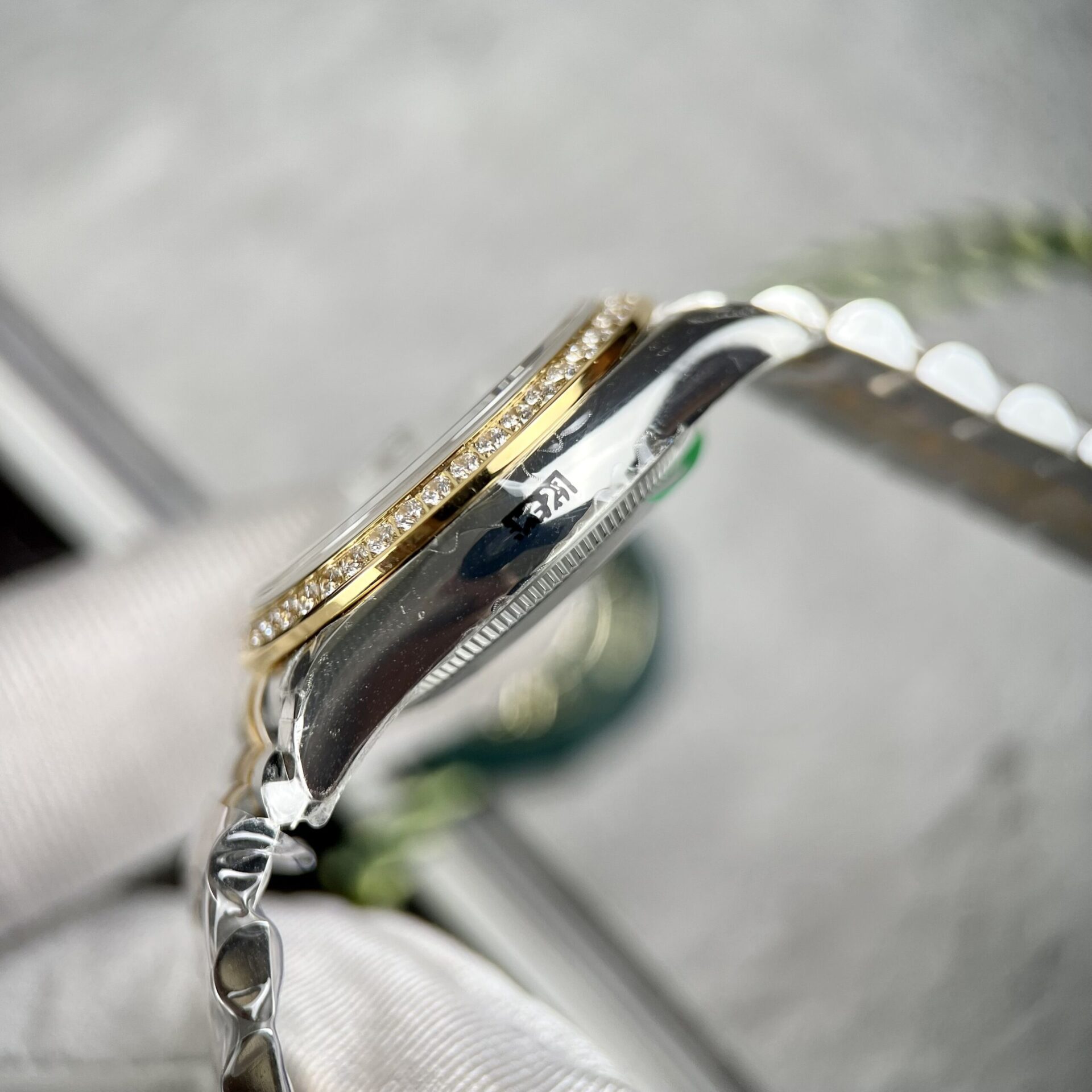 Rolex Best Replica Watch DateJust Mother of Pearl Dial Demi Gold Dial 31mm - Soul Replicas