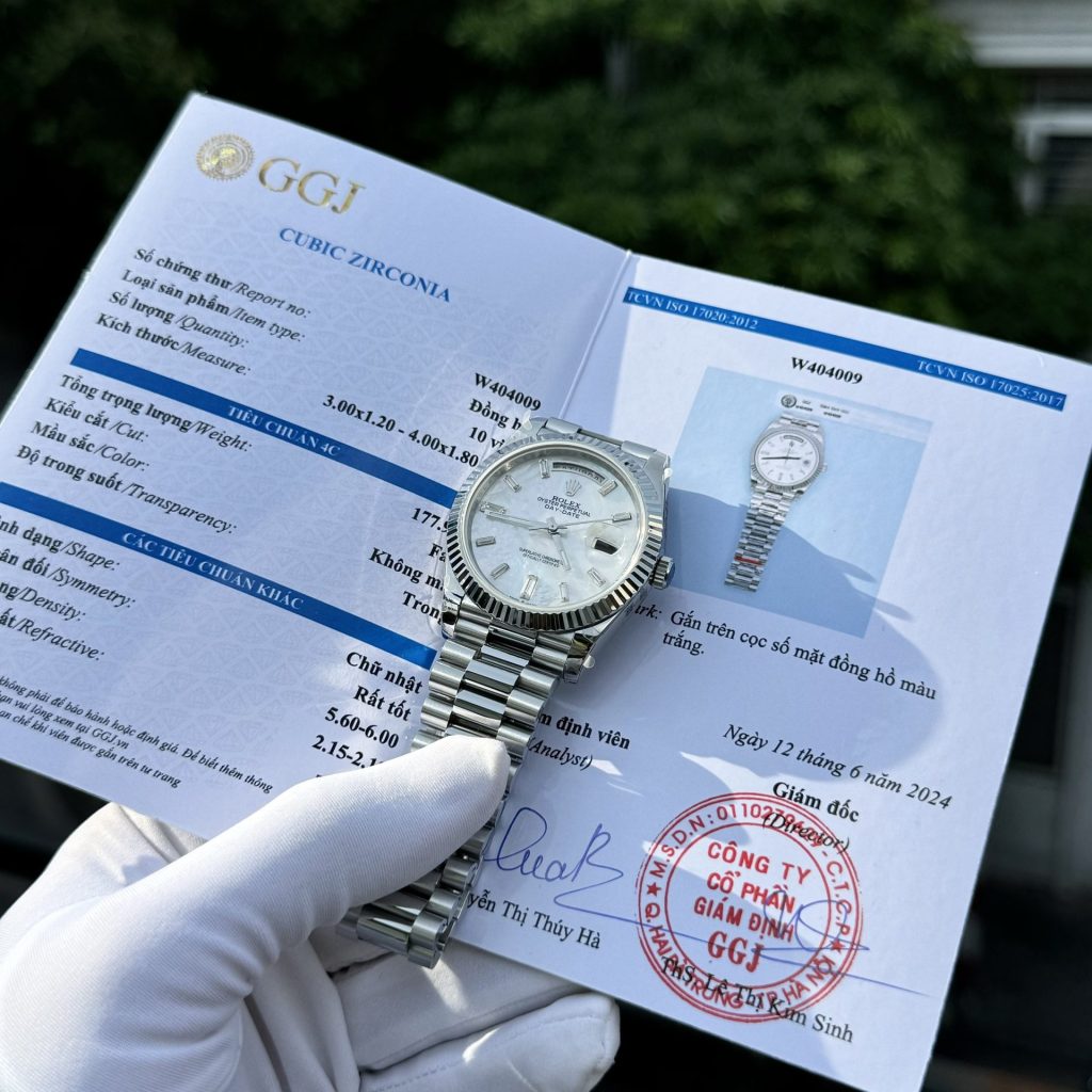 Rolex Day-Date Replica Watch Custom Mother Of Pearl & Moissanite Diamonds Baguetee 40mm - Soul Replicas