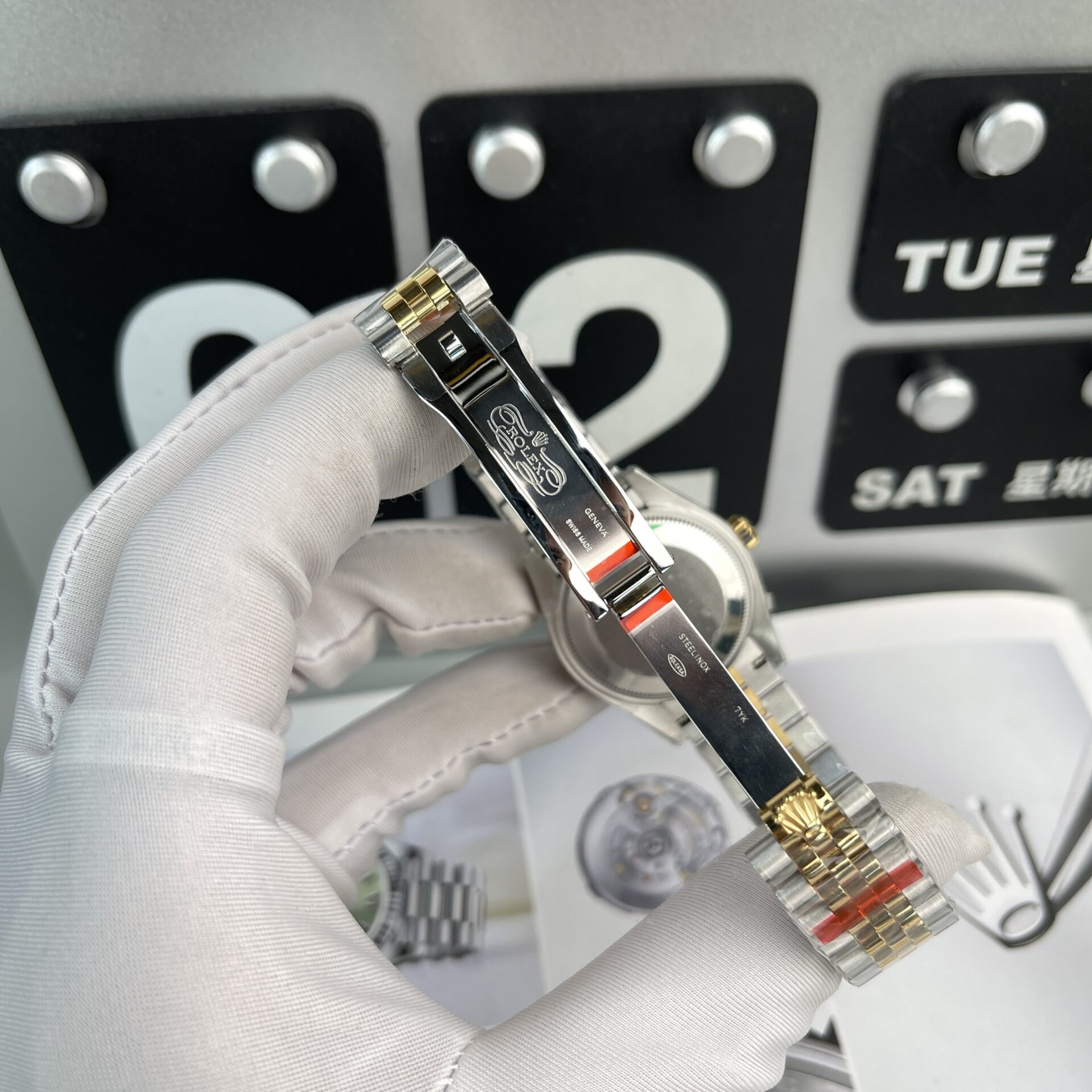 Rolex DateJust Women-s Replica Watch With Stone Bezel Champagne Dial EW Factory 31mm - Soul Replicas