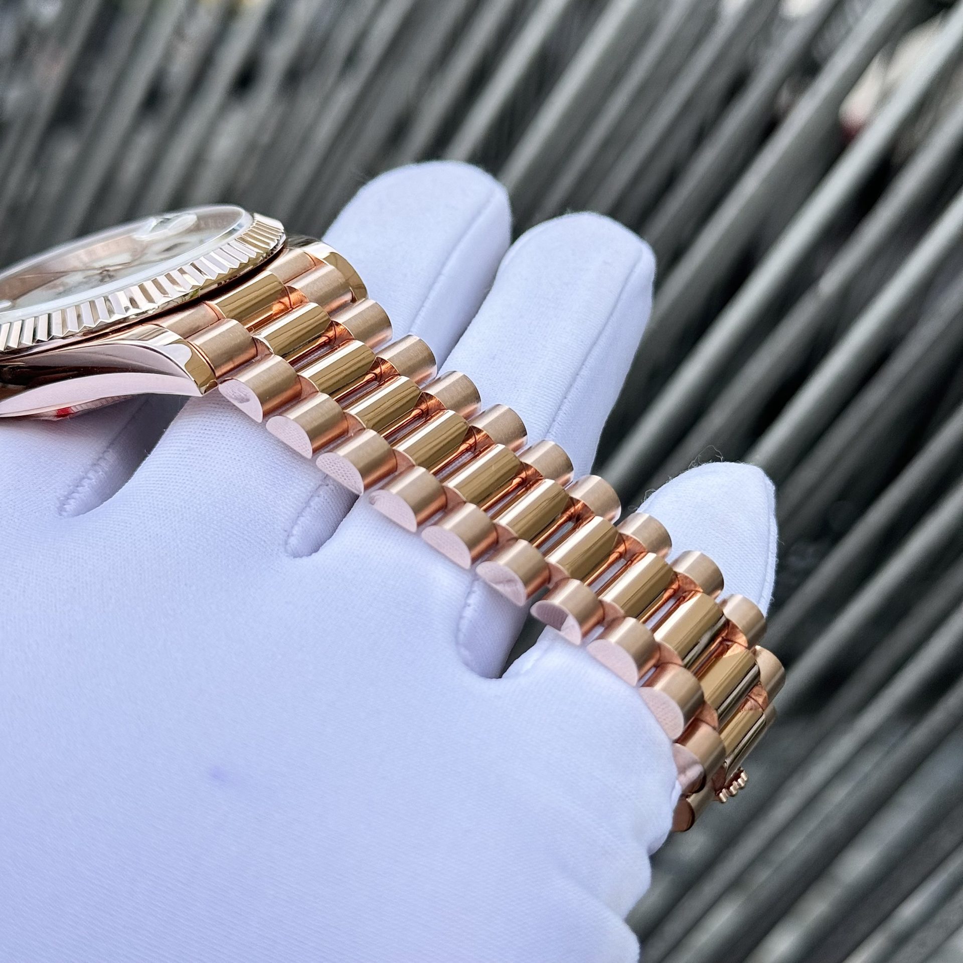 Rolex Best Fake Watch Day-Date Mother Of Pearl Dial Moissanite Gold Wrapped GM Factory 40mm - Soul Replicas