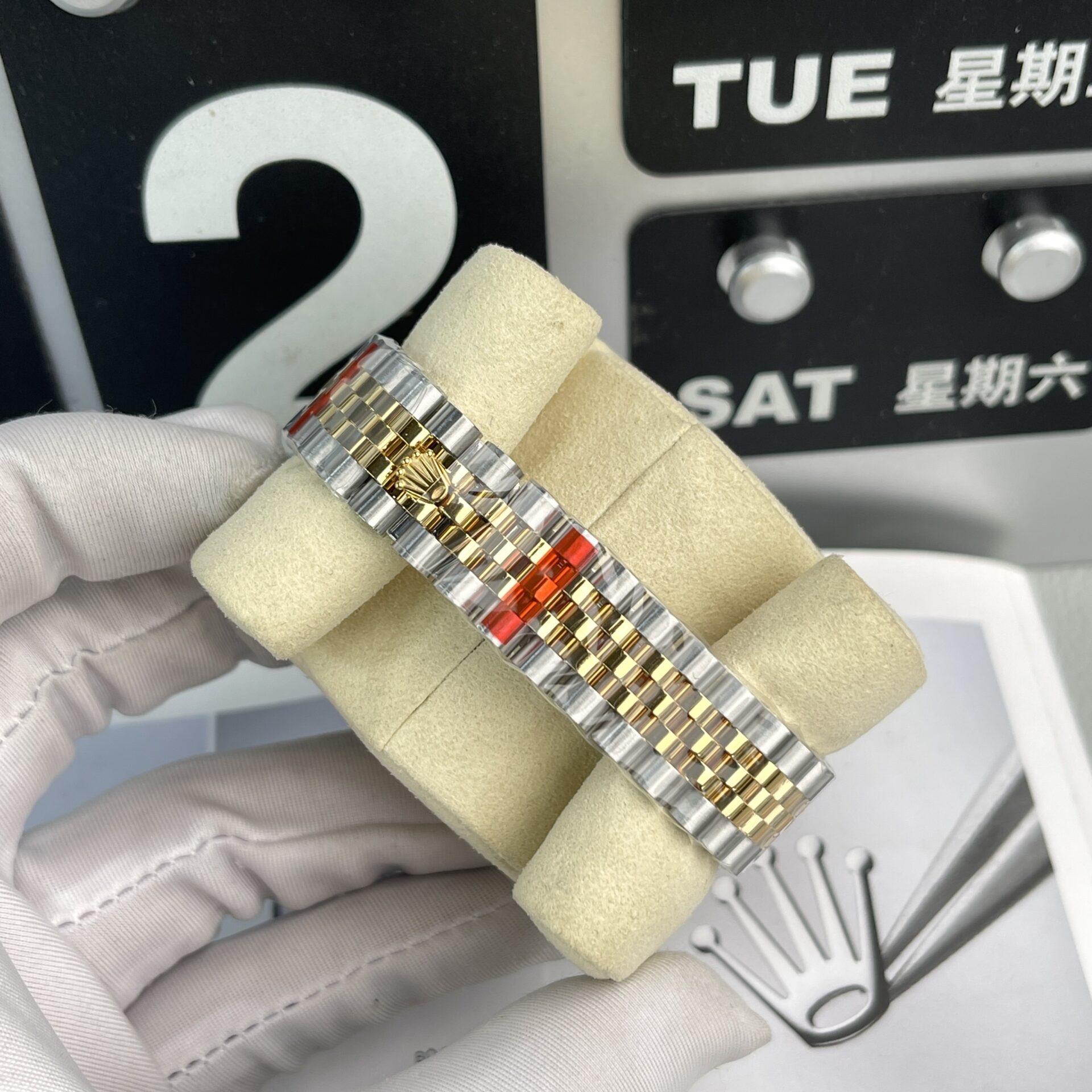 Rolex DateJust Women-s Replica Watch With Stone Bezel Champagne Dial EW Factory 31mm - Soul Replicas