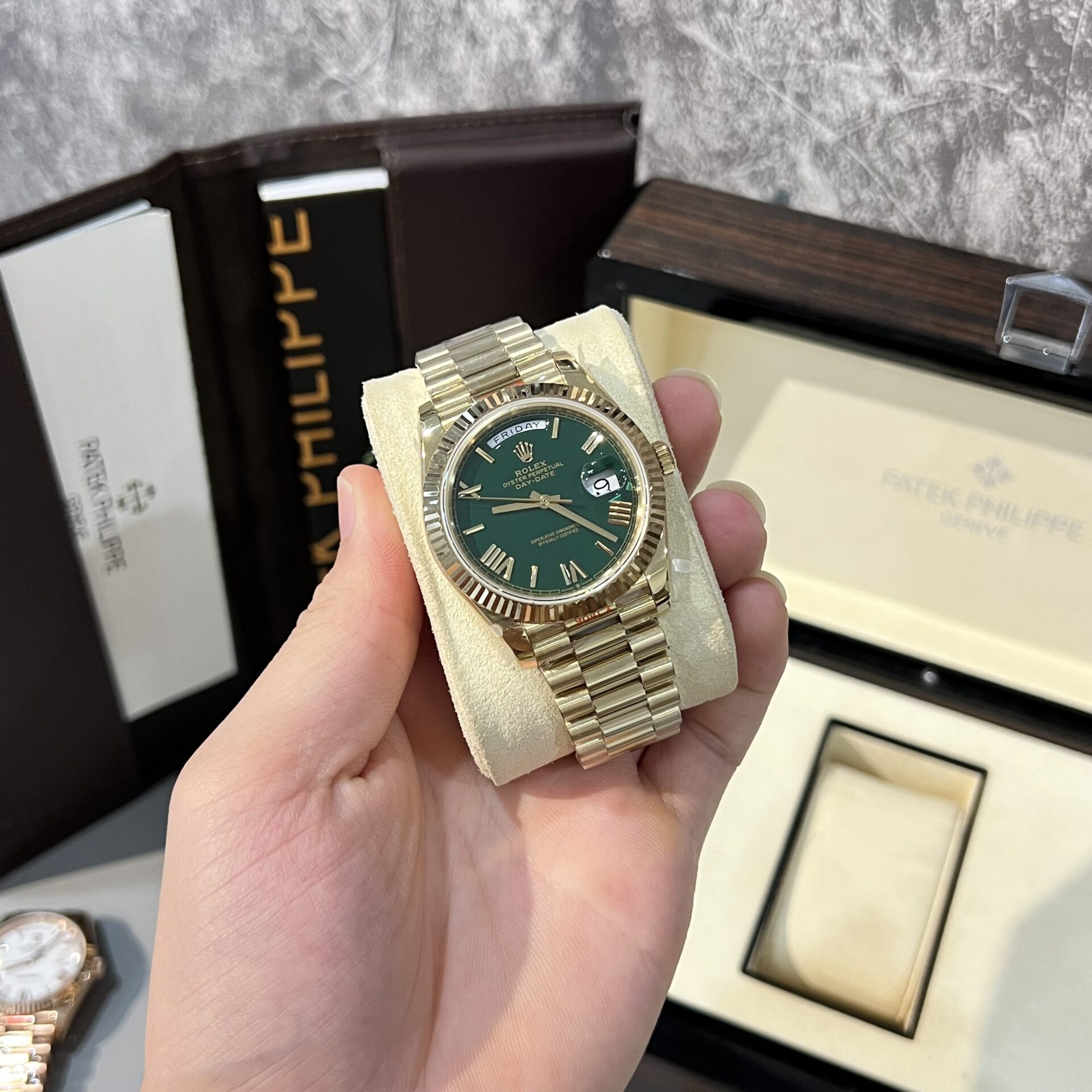 Rolex Day-Date 228238 Replica Watch Green Dial Refined 166gr GM V2 40mm - Soul Replicas