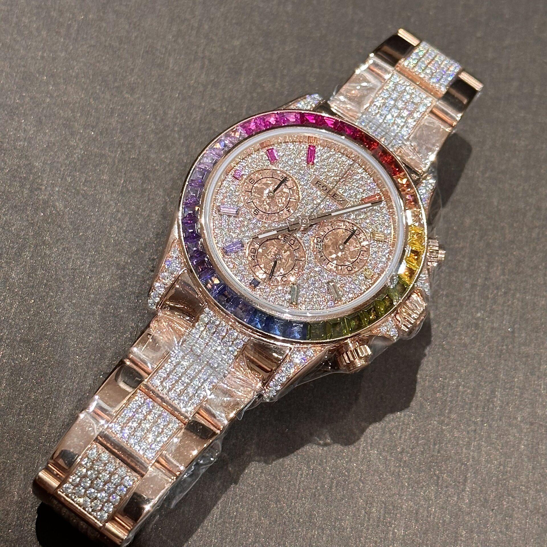 Rolex Daytona Rainbow Replica Watch Gold Wrapped With Moissanite Diamonds 40mm - Soul Replicas