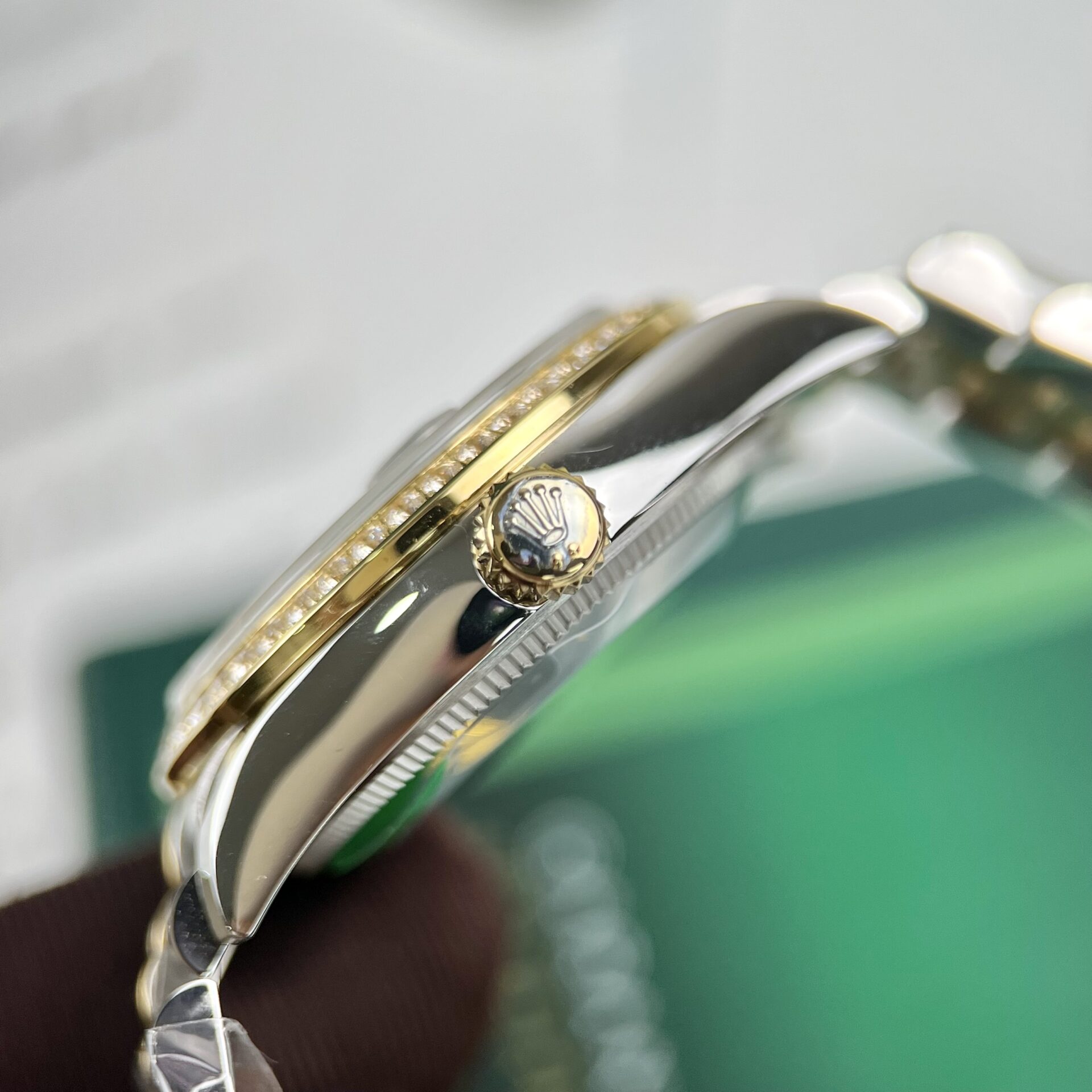 Rolex DateJust Women-s Replica 1:1 Watch With Stone Bezel 31mm - Soul Replicas