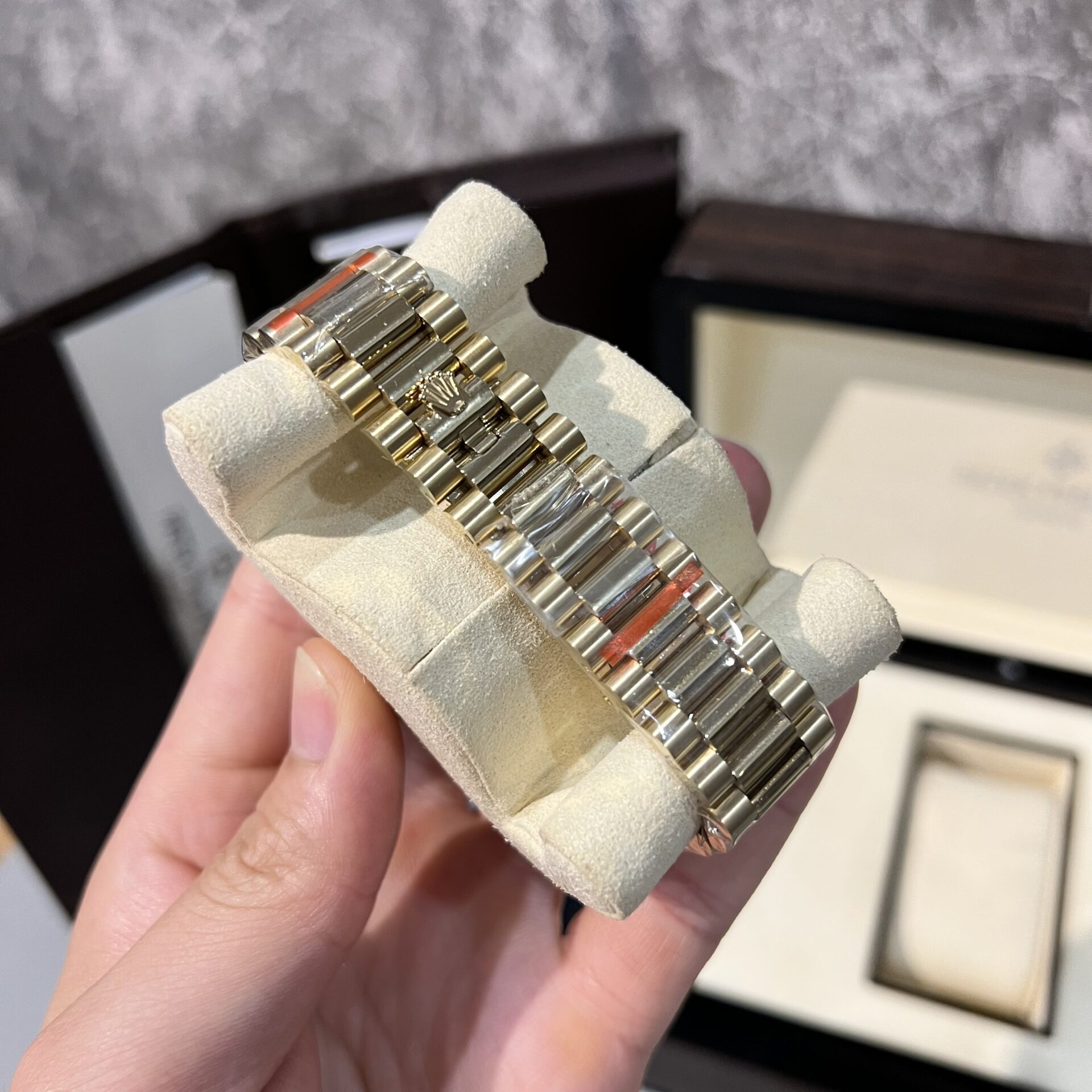 Rolex Day-Date 228238 Replica Watch Yellow Champagne Dial Refined 166 gr GM V2 40mm - Soul Replicas