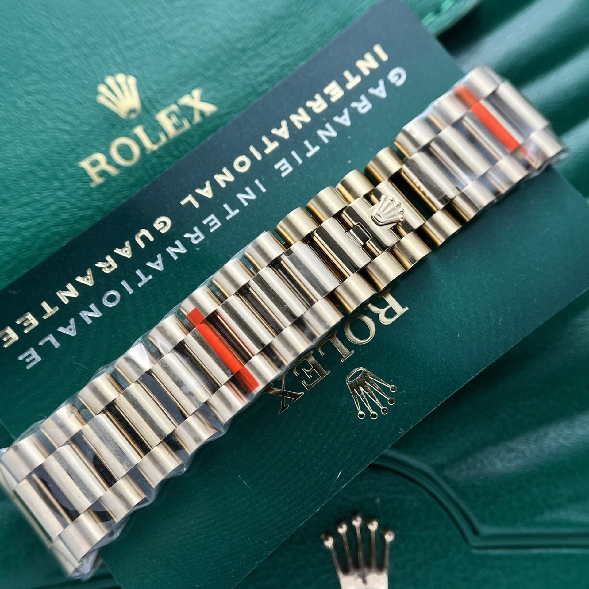 Rolex Day-Date Fake Watch Mother Of Pearl Dial President Strap 40mm - Soul Replicas