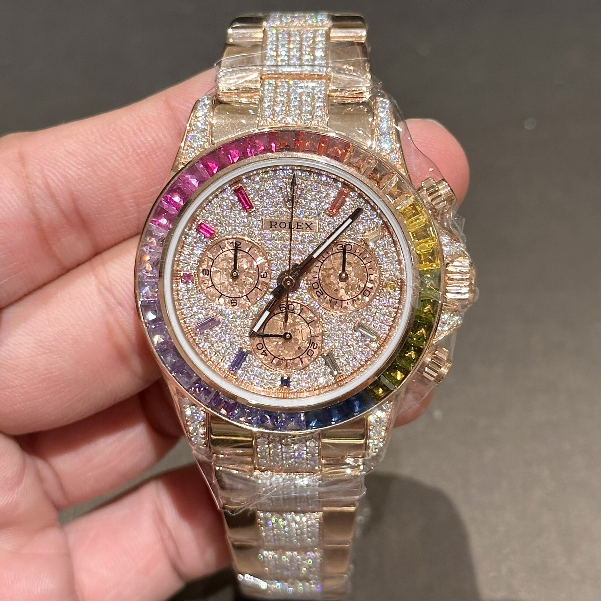 Rolex Daytona Rainbow Replica Watch Gold Wrapped With Moissanite Diamonds 40mm - Soul Replicas
